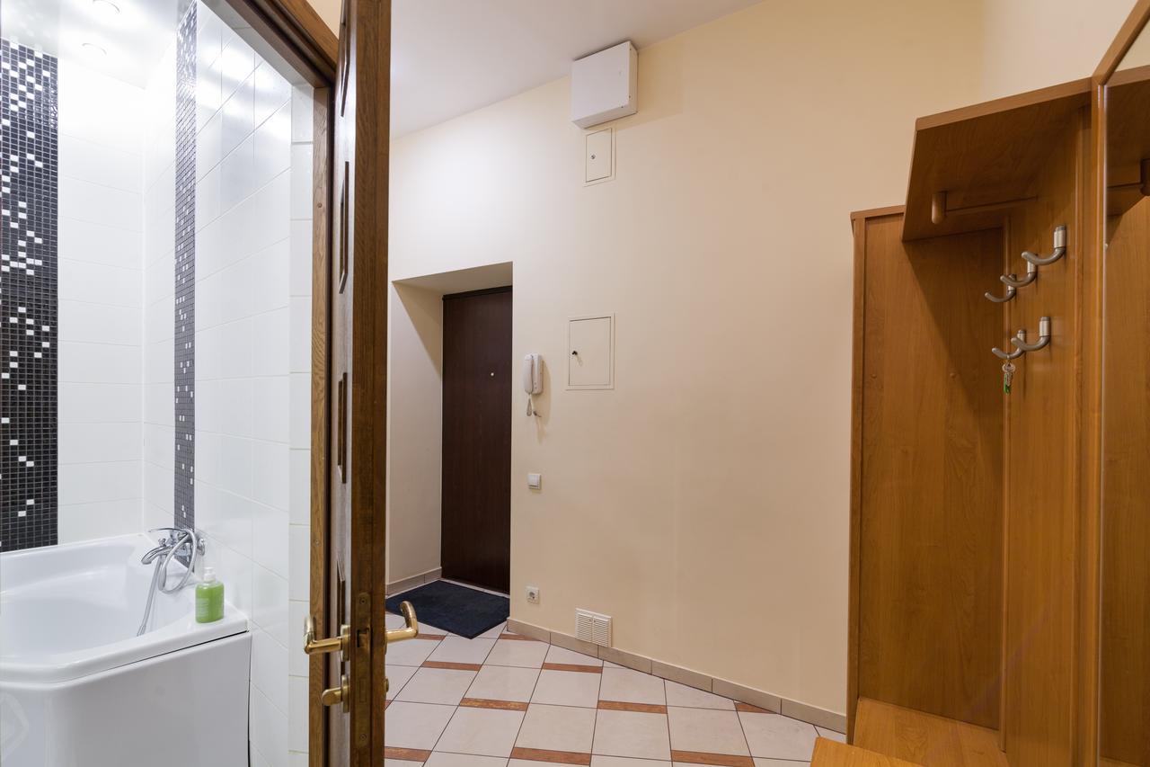Апартаменты Двухкомнатные Для 6Х Около Парка В Центре Lviv Extérieur photo