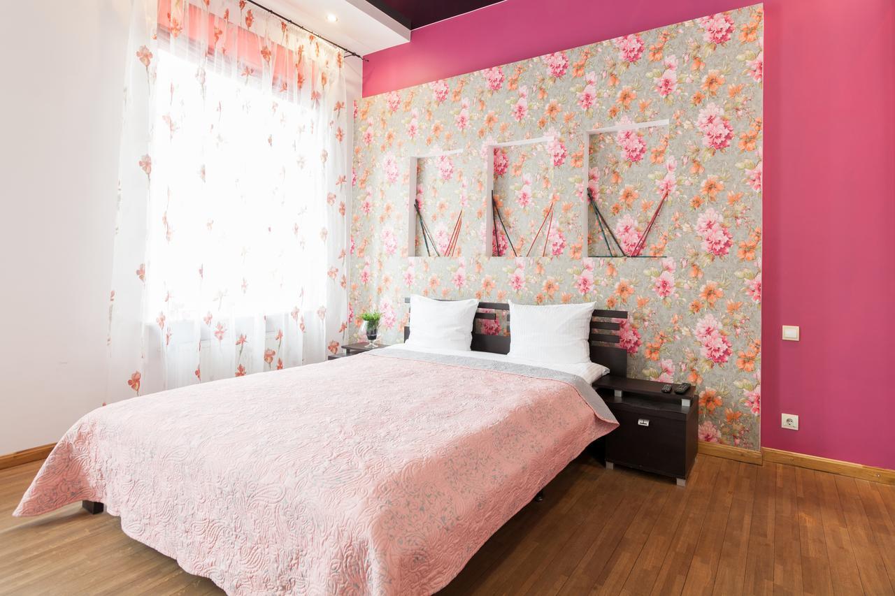 Апартаменты Двухкомнатные Для 6Х Около Парка В Центре Lviv Extérieur photo